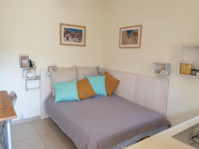 Отель Guy Family Guestroom's  Midreshet Ben Gurion